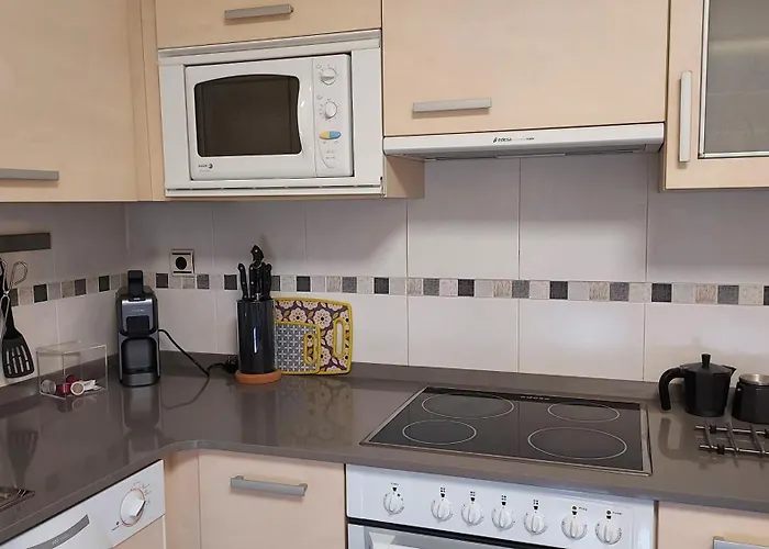 Adosado En Ciruena Con Chimenea Y Barbacoa