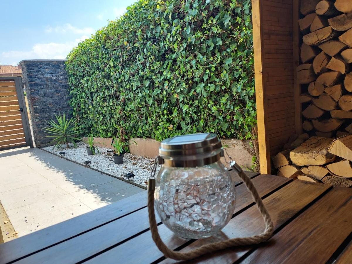 Adosado En Con Chimenea Y Barbacoa Villa *